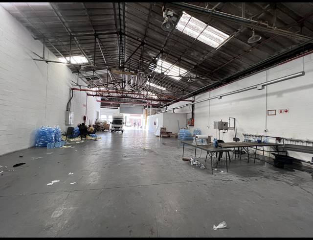 397M² INDUSTRIAL YARD TO LET IN BELLVILLE SOUTH